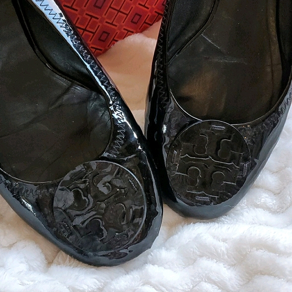 Tory Burch Patent Minnie Ballet flats - Picture 2 of 8